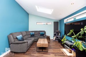 Photo 27- click for photo gallery